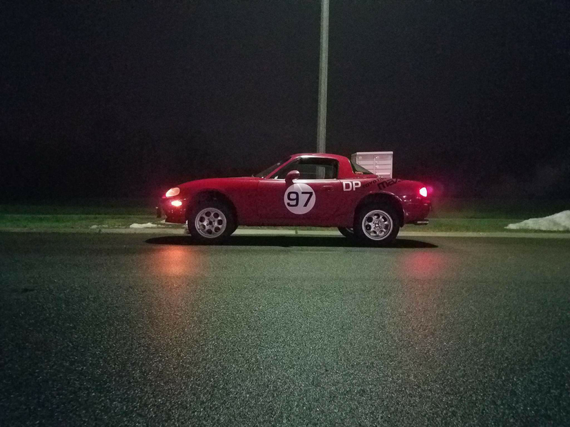 Illustration for article titled Miatas have a lot of wheel gap